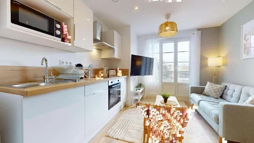 Özel oda konumu 64 Rue de Stalingrad, 38100 Grenoble, France, 11 22 görüntüsü