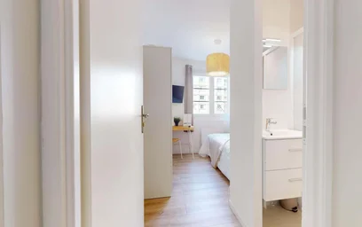 Private room at 64 Rue de Stalingrad, 38100 Grenoble, France, image 2 of 22