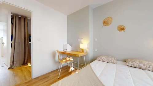 Özel oda konumu 64 Rue de Stalingrad, 38100 Grenoble, France, 7 20 görüntüsü
