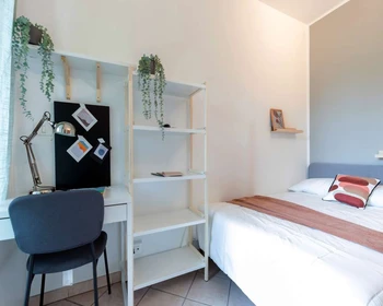 Room for rent with double bed Torino