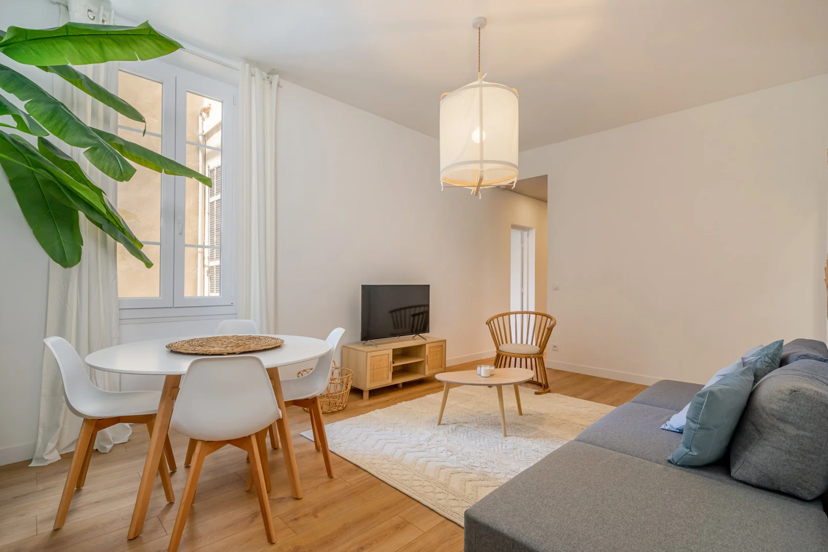 Funktionelles Studentenzimmer perfekt zum Studieren in 