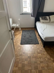 Room for rent with double bed Auderghem