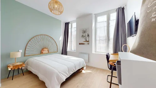 Chambre privée à 60 Rue des Ponts, 54000 Nancy, France, image 1 de 22