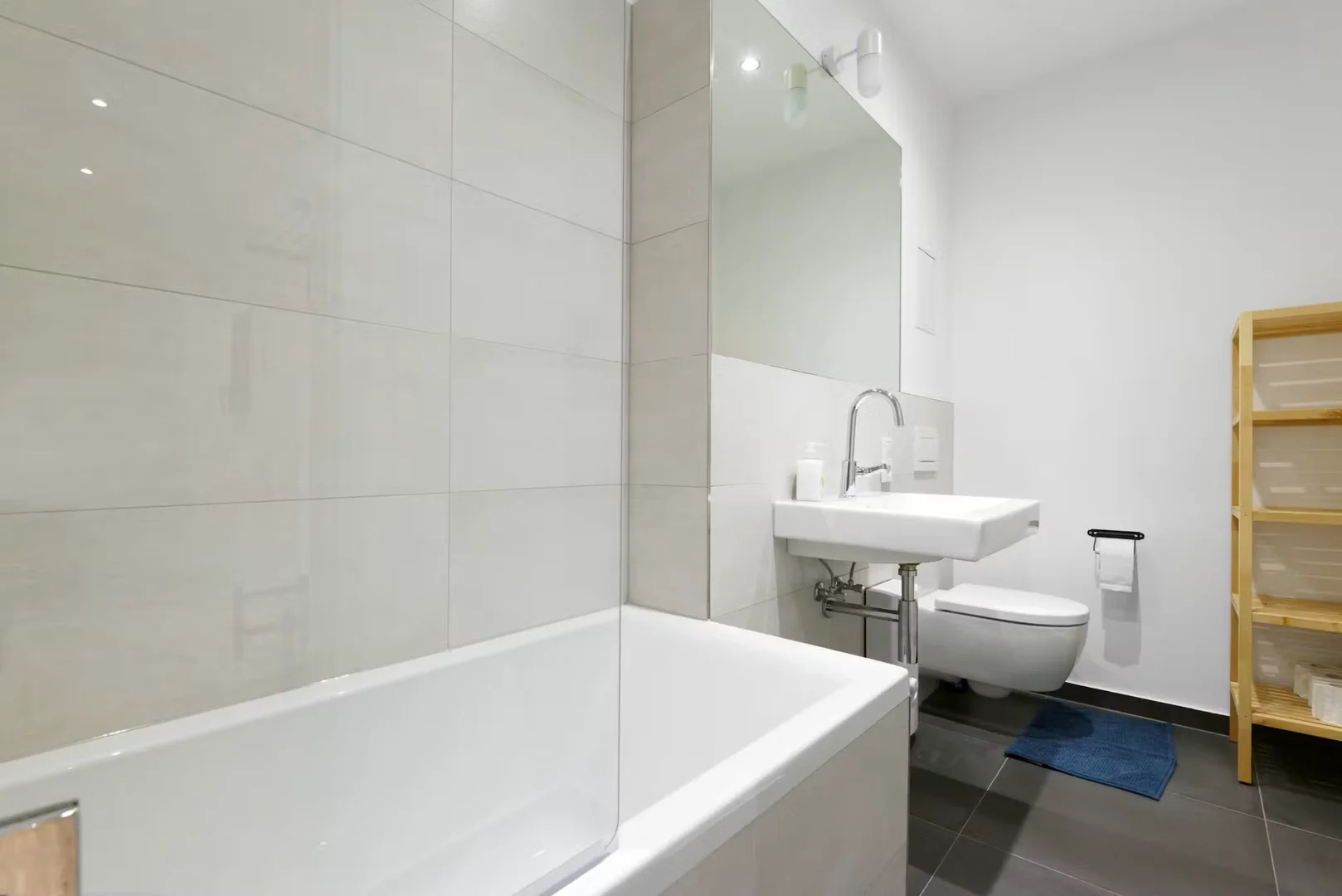 Habitación estudiantil económica con ubicación conveniente en
