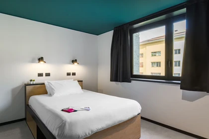 Trieste de çift kişilik yataklı kiralık oda
