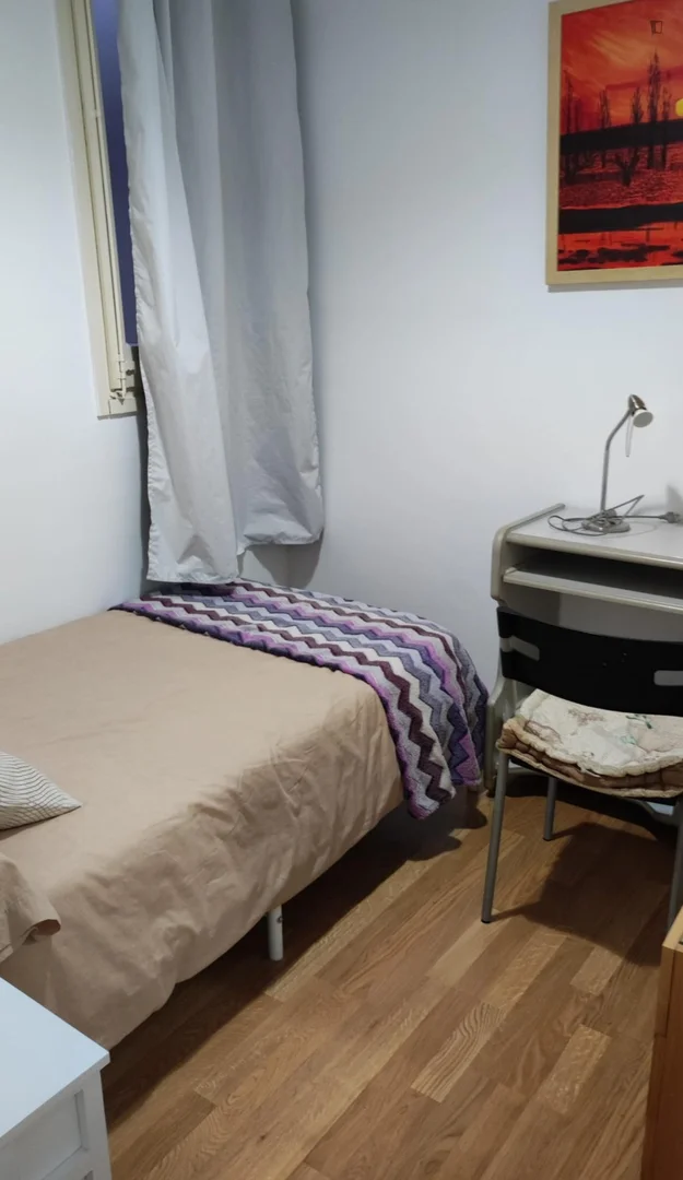 Economical student room with convenient location in 