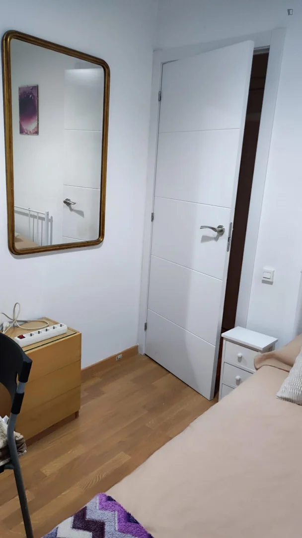 Student-friendly room in  with modern amenities