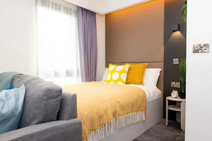 Private room at Kelvinhaugh Street, Glasgow, G3 8PX, image 1 of 10