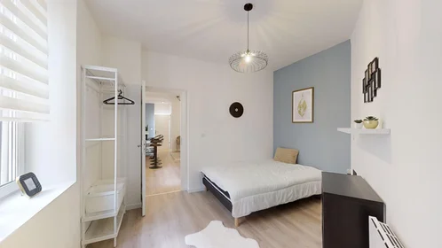 Quarto privado em 40 Boulevard de Lyon, imagem 18 de 23
