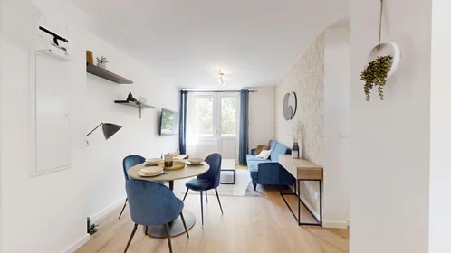 私人房间 在 28 Rue de Freland, 10的图像1