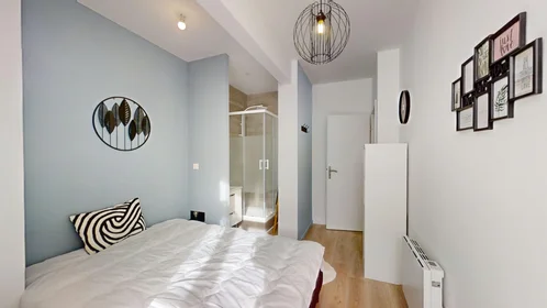 Quarto privado em 40 Boulevard de Lyon, imagem 14 de 22
