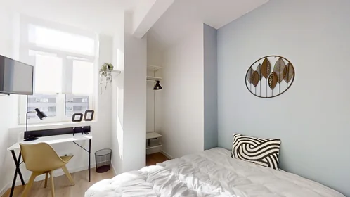 Quarto privado em 40 Boulevard de Lyon, imagem 17 de 22