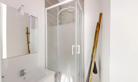 Quarto privado em 40 Boulevard de Lyon, imagem 18 de 22