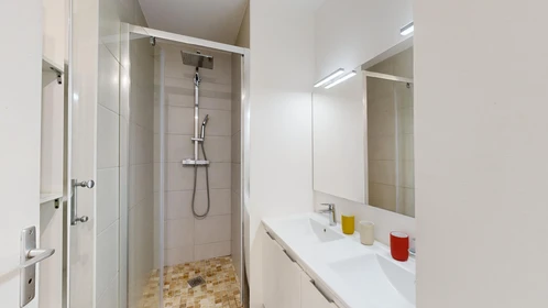 Quarto privado em 7 Avenue Henri Dunant, imagem 22 de 28