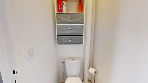 Quarto privado em 7 Avenue Henri Dunant, imagem 23 de 28