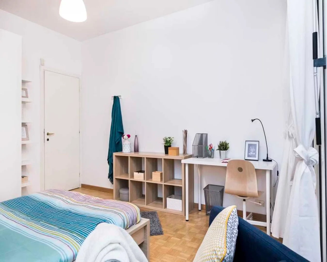 Economical student room with convenient location in 