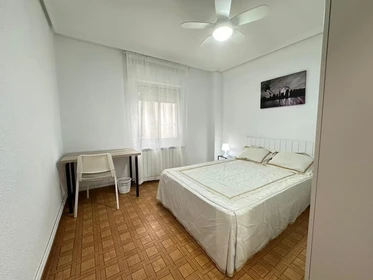 Cheap private room in Leganes