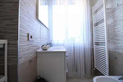 Stanza privata in Via Guido Zadei, immagine 13 di 17