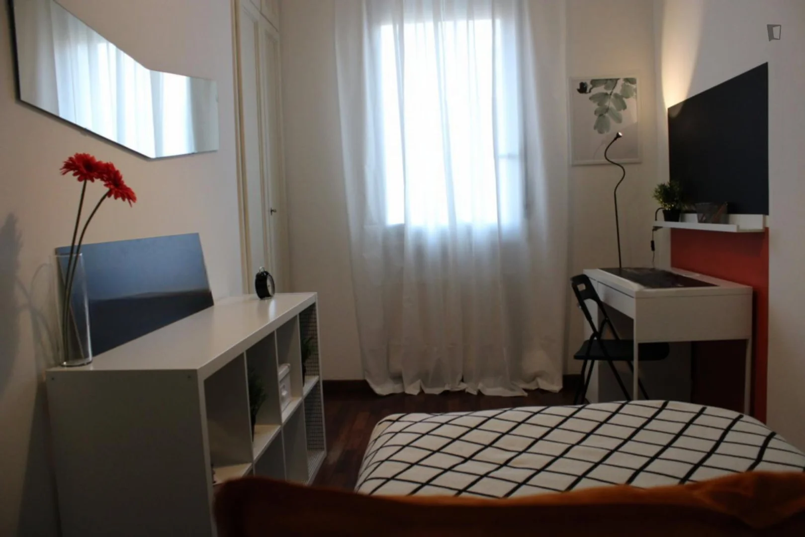 Funktionelles Studentenzimmer perfekt zum Studieren in 