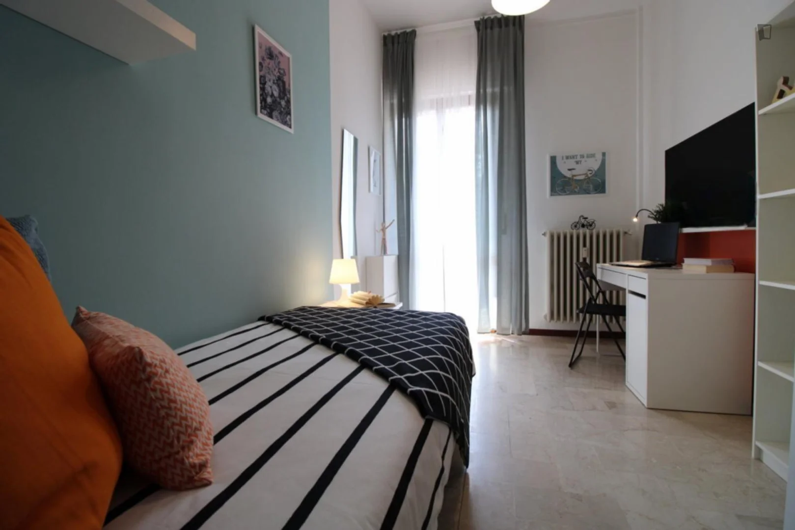 Economical student room with convenient location in 