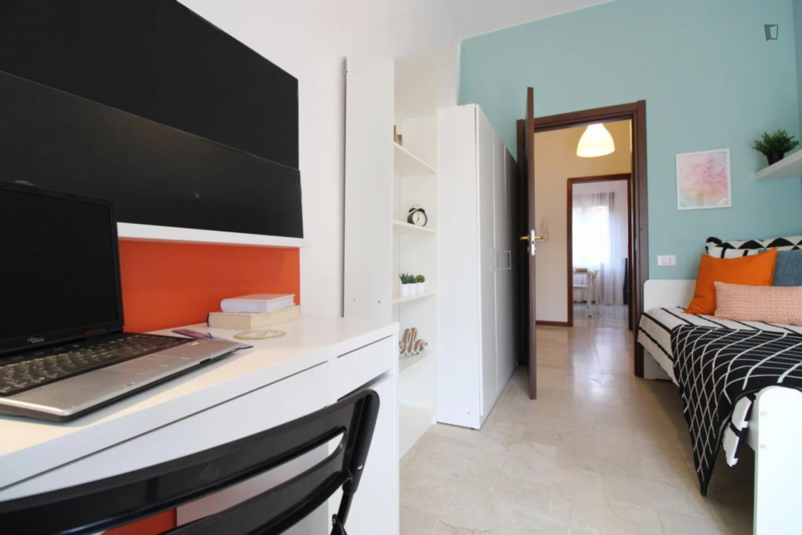 Cozy room for students available in 