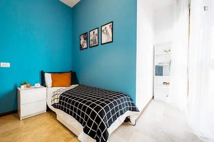 Stanza privata in Via Gianforte Suardi, immagine 1 di 12