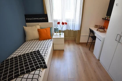 Stanza privata in VIA LOCATELLI, immagine 1 di 14