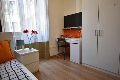 Stanza privata in VIA LOCATELLI, immagine 3 di 14