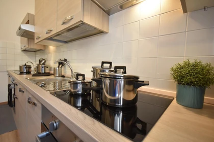 Stanza privata in VIA LOCATELLI, immagine 5 di 14