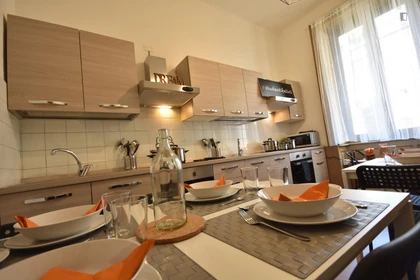 Stanza privata in VIA LOCATELLI, immagine 6 di 14