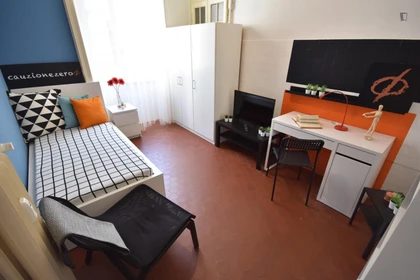 Stanza privata in VIA LOCATELLI, immagine 1 di 15