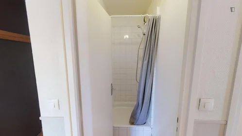 Private room at Rue Garibaldi, image 12 of 13