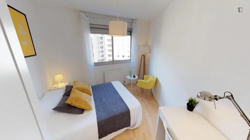 Quarto privado em Rue Juliette Récamier, imagem 2 de 14
