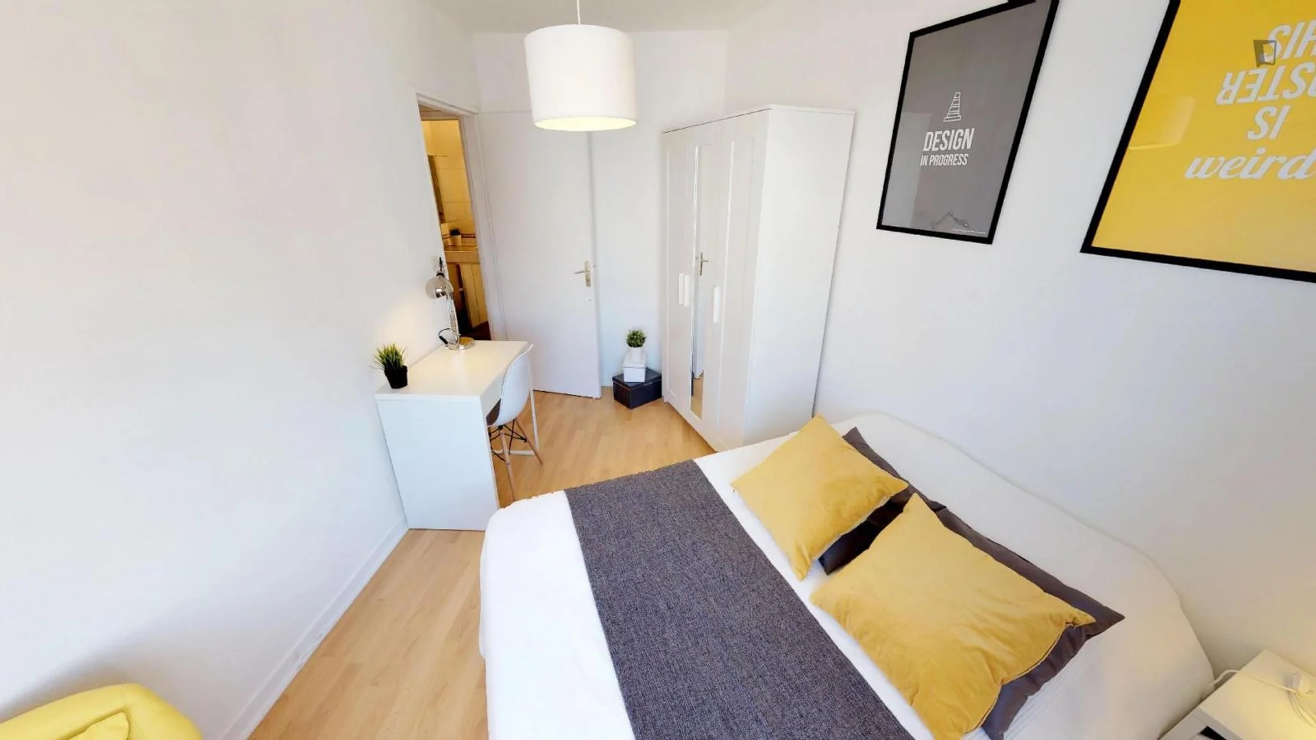 Quarto para alugar em apartamento de estudantes em , totalmente mobilado