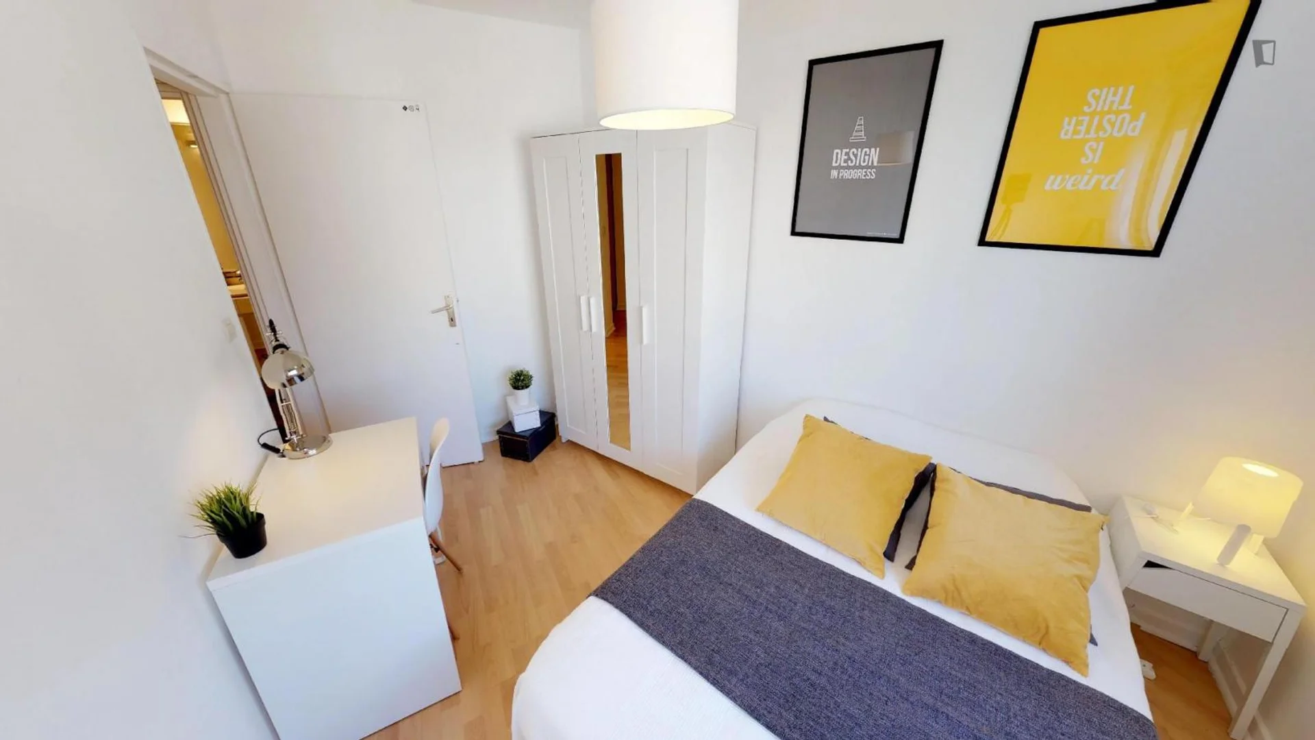 Quarto de estudante económico com localização conveniente em