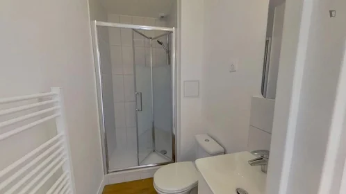 Stanza privata in Avenue Sainte-Anne, immagine 10 di 12