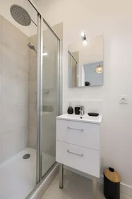 Quarto privado em 12 Rue Frantz Despagnet, 33000 Bordeaux, France, imagem 3 de 16