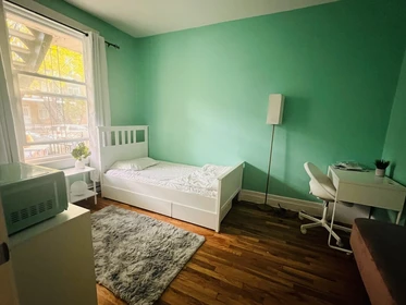 Habitación en alquiler con cama doble Montreal