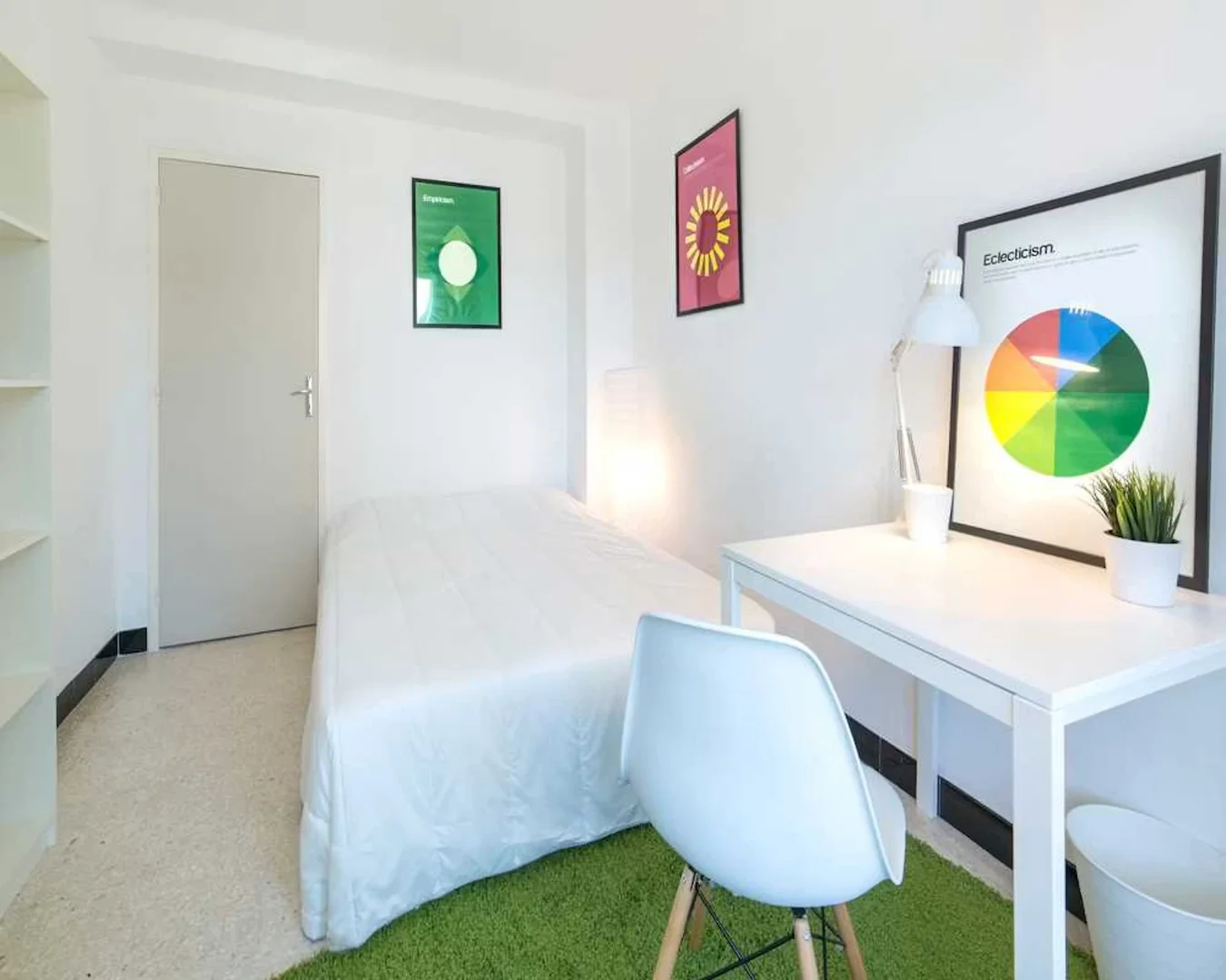 Chambre d'étudiant confortable et spacieuse dans 