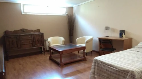 Chambre à louer avec lit double Villaviciosa-de-odon