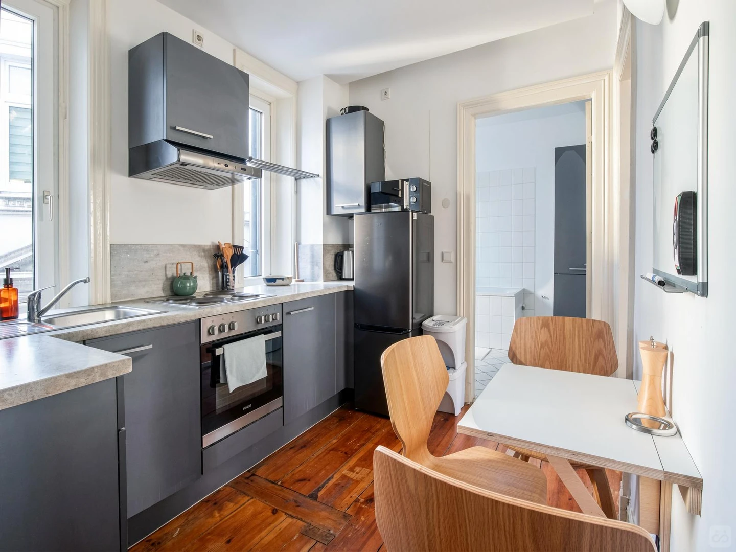 Student-friendly room in  with modern amenities