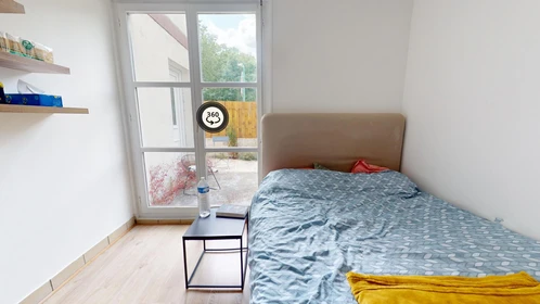 Quarto para alugar num apartamento partilhado em Évry