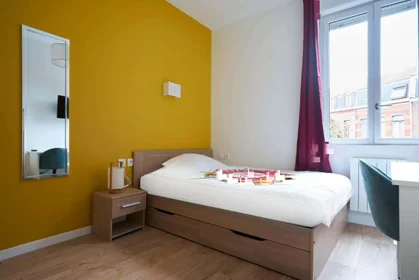 Chambre privée à 89 Rue d'Isly, 59000 Lille, France, image 2 de 24