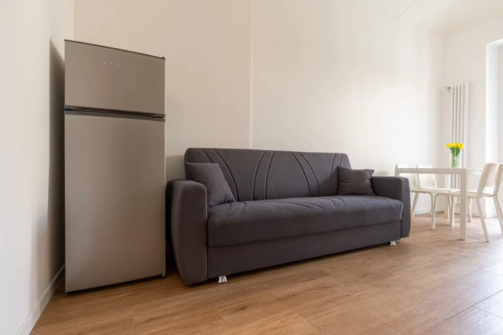 Bright and airy student room with easy university access in 