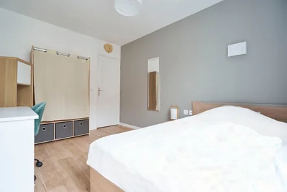 Private room at 89 rue d'Isly, image 1 of 10