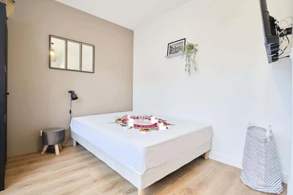 Habitación privada en 69 Rue Chanzy, 51100 Reims, France, imagen 2 de 24
