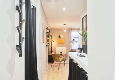 Habitación privada en 69 Rue Chanzy, 51100 Reims, France, imagen 14 de 24
