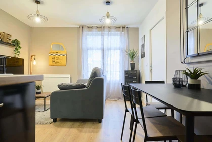 Habitación privada en 69 Rue Chanzy, 51100 Reims, France, imagen 20 de 24