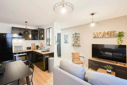 Habitación privada en 69 Rue Chanzy, 51100 Reims, France, imagen 7 de 24