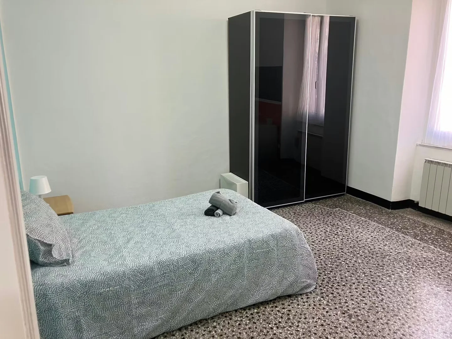 'de öğrenci dairesinde, tamamen mobilyalı kiralık oda